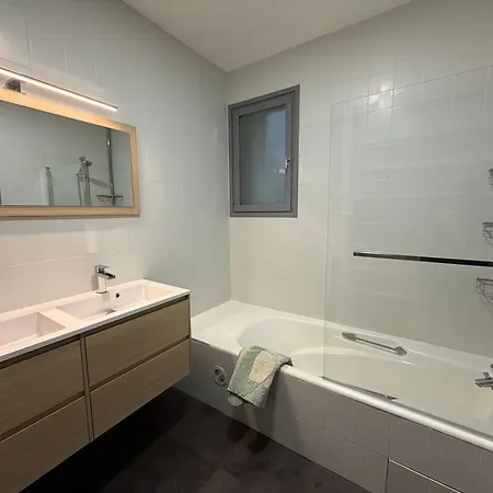 Maison Spacieuse Climatisee Avec Jardin - فيلة